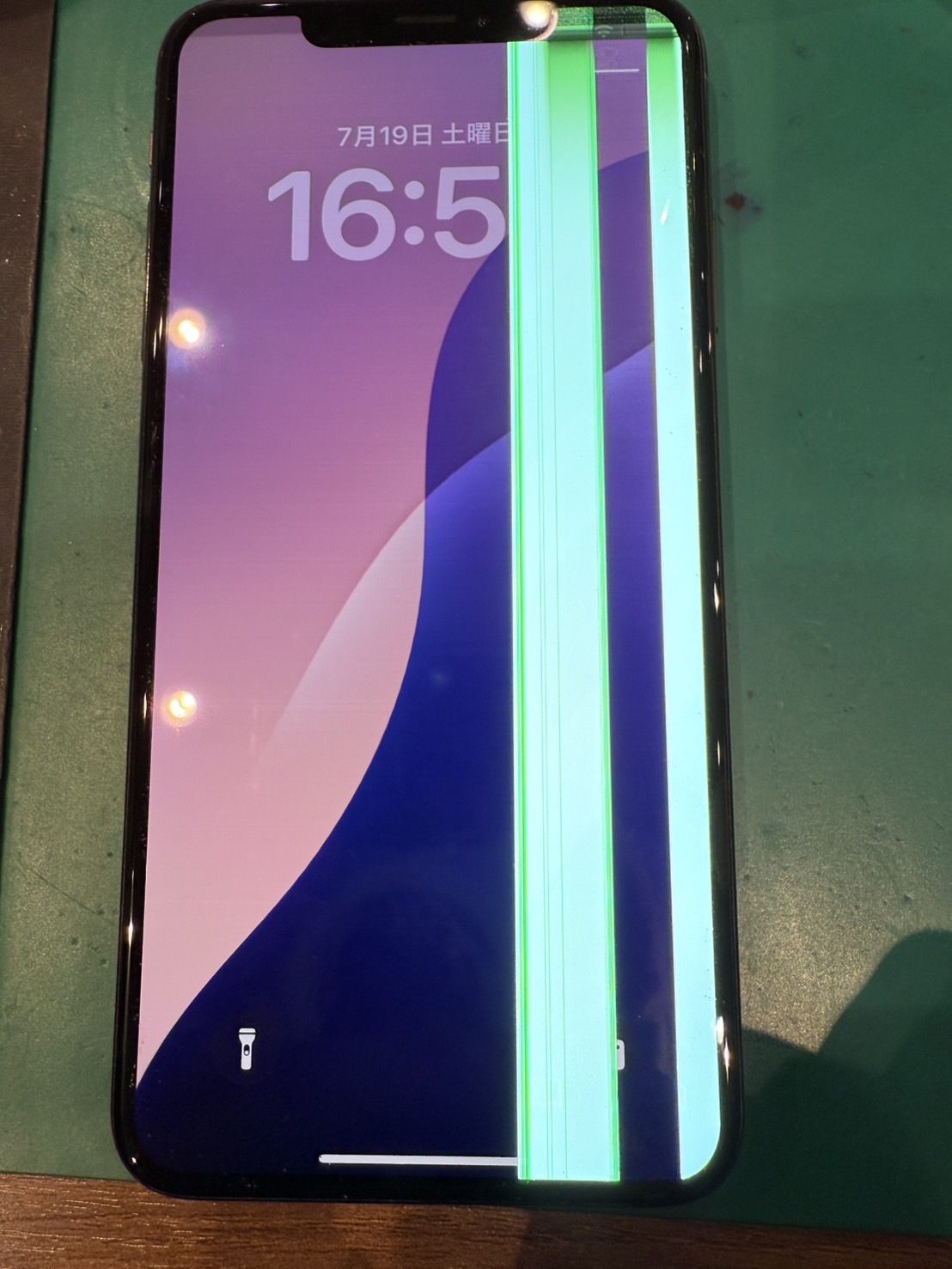 iPhone　XsMax　画面交換を行いました！【さいたま市からのご来店】