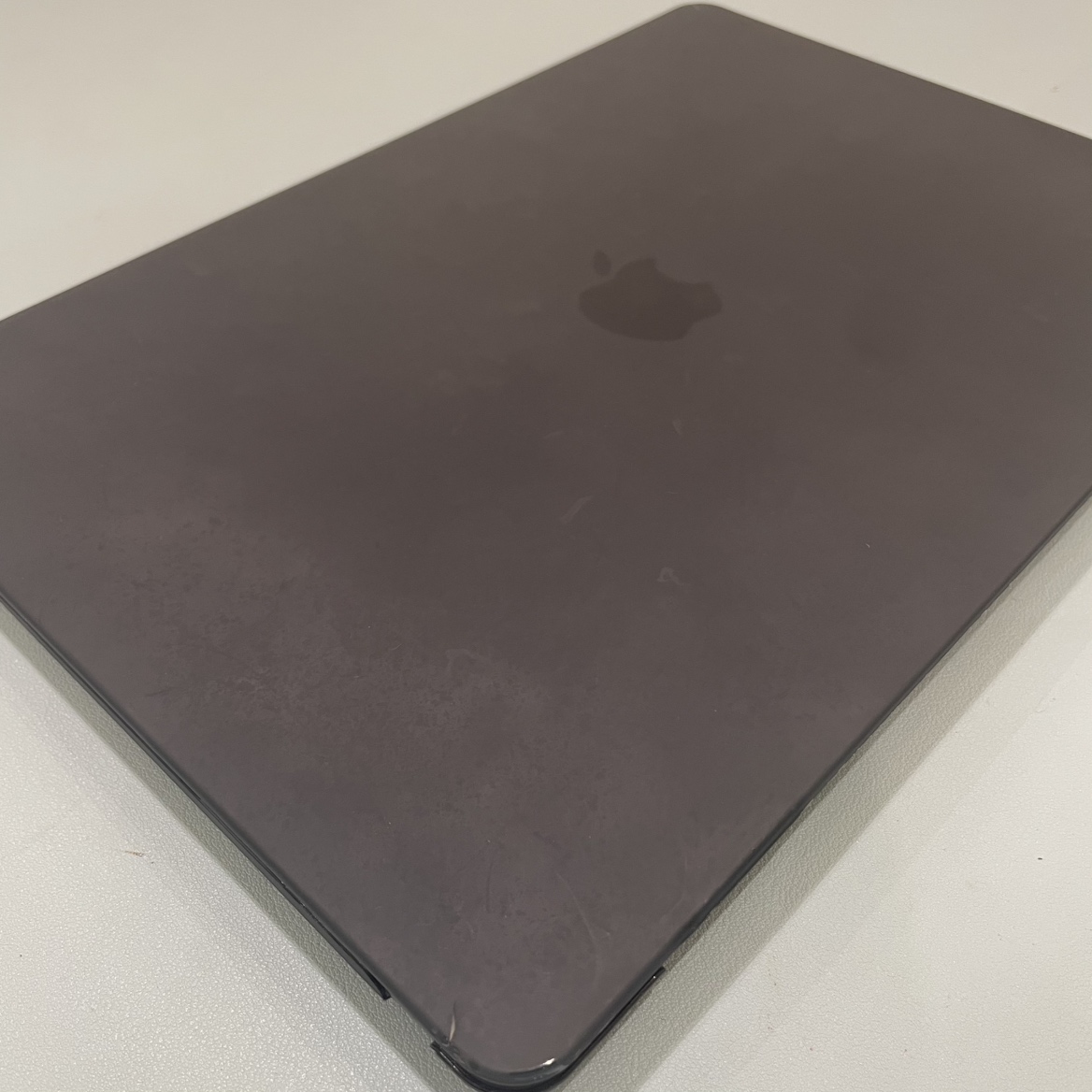 MacBook Air M1 (A2337) の画面交換しました！