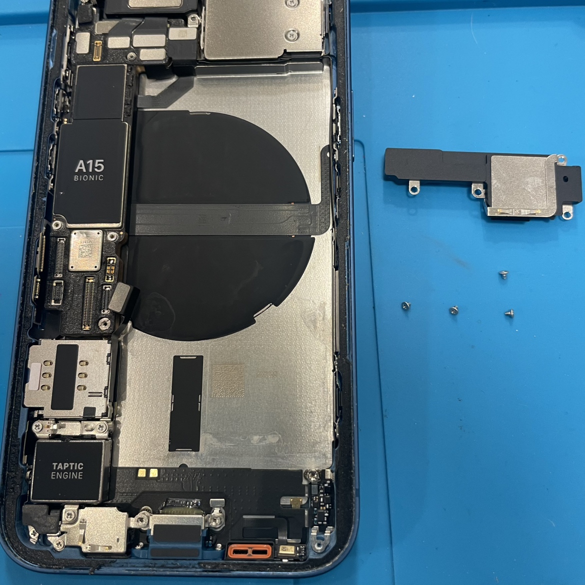 【iPhone13】ドックコネクタ（充電口）交換修理
