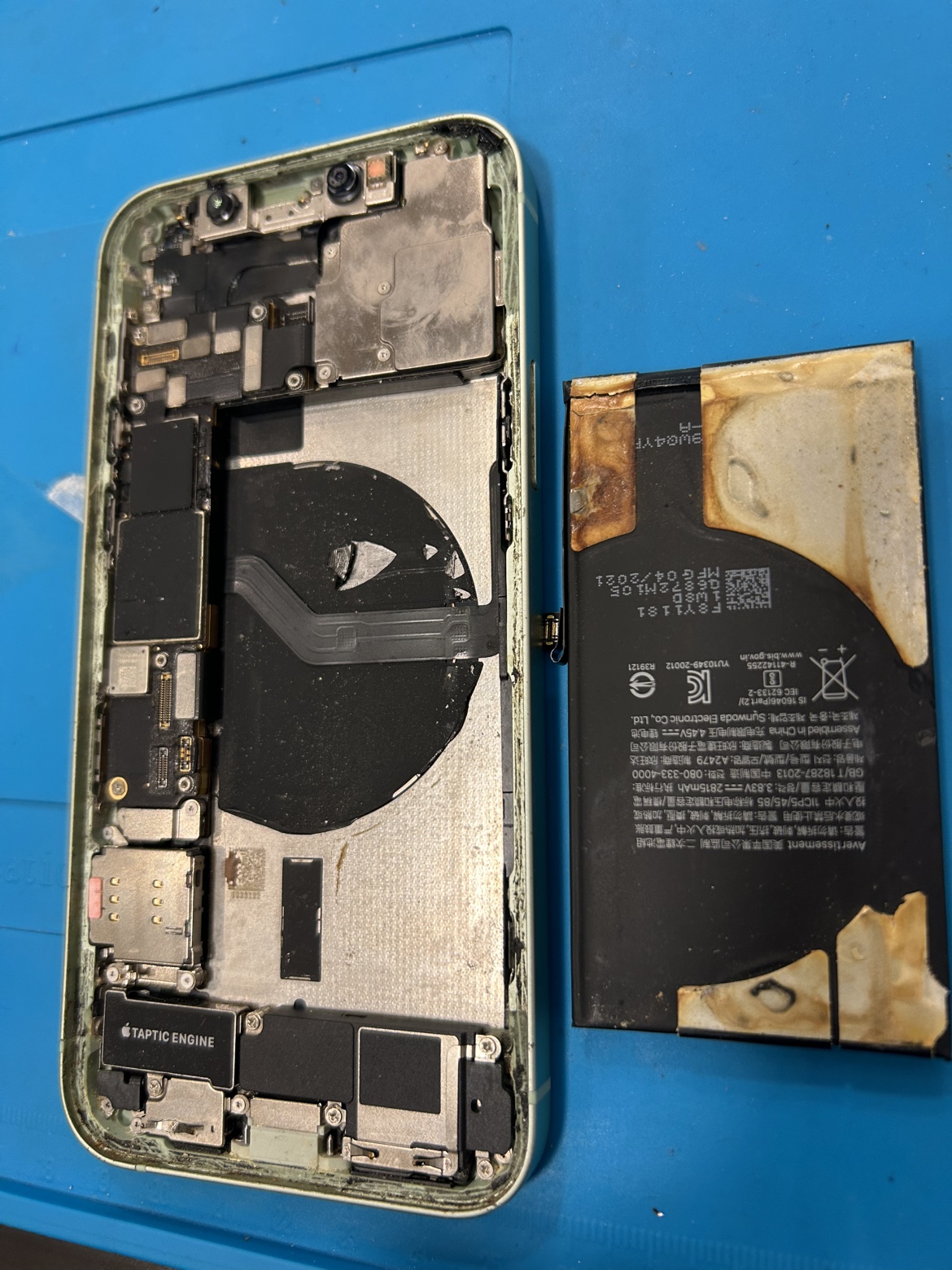 【iPhone12 水没復旧修理】実はこれ危険…水没後しばらく使えていたのに突然起動しない！？