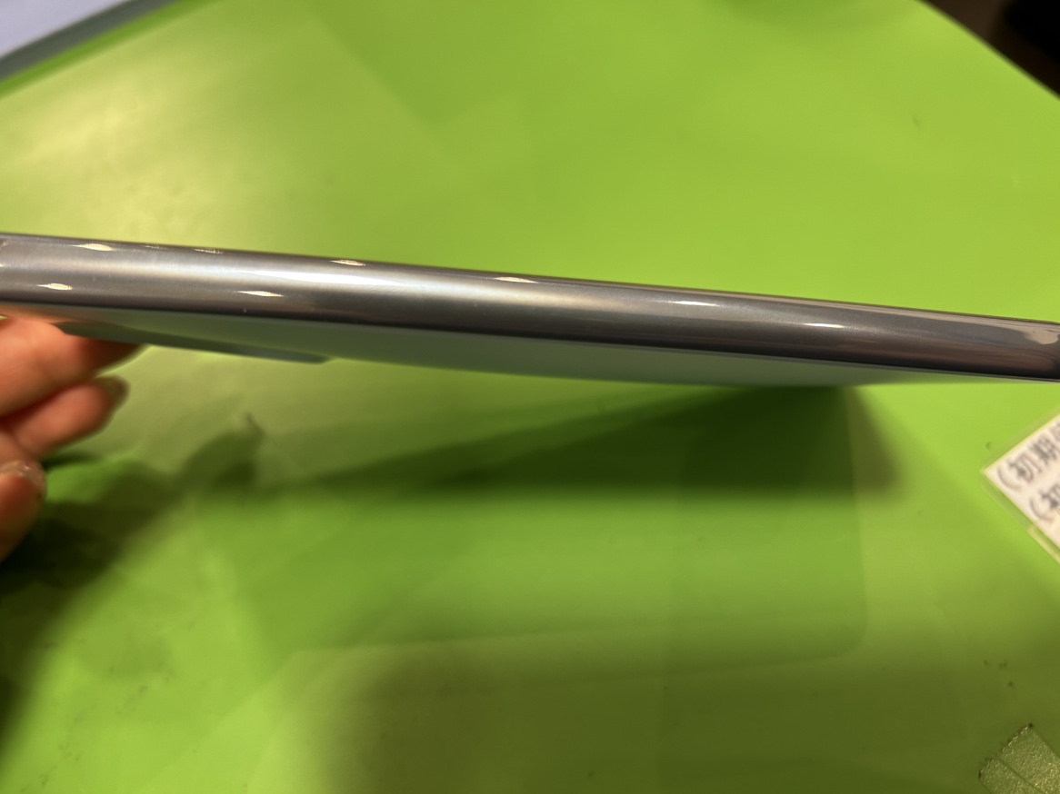 【要注意】背面が浮いてきた！？Galaxy A53 バッテリー膨張による交換修理