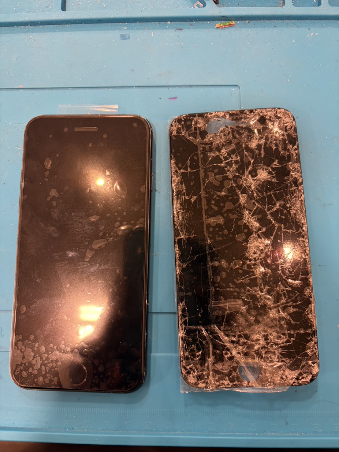 【重度画面割れ】iPhone SE3の液晶が粉々に…画面交換修理で新品のように復活！｜越谷のスマホ修理